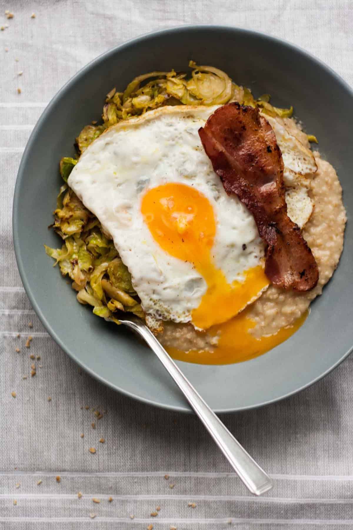 Savoury Porridge with Brussels Sprouts - this savoury oatmeal recipe is the perfect easy comfort food that is ready in less than half an hour! | eatloveeats.com