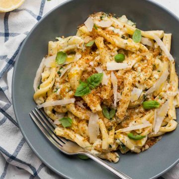 Simple Lemon Basil and Courgette Pasta