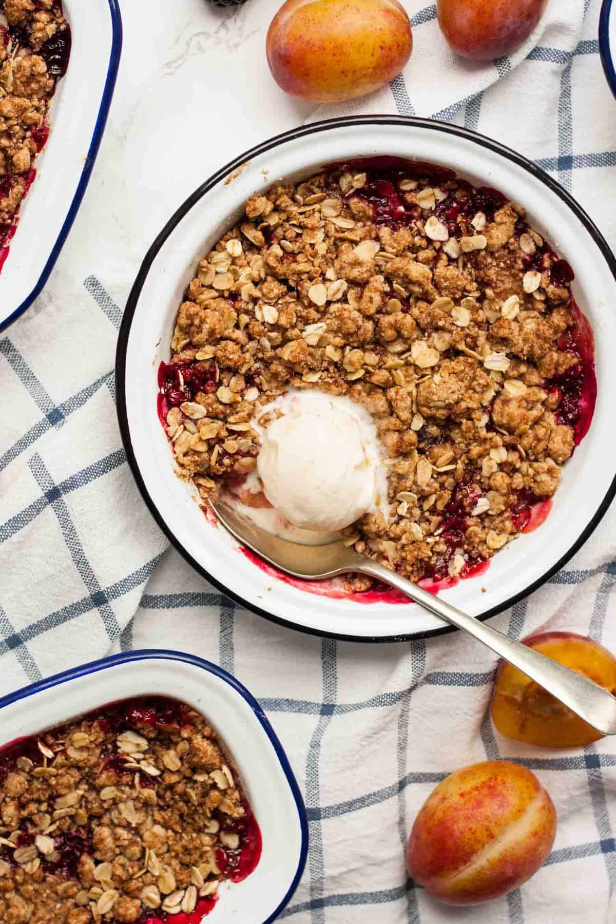 Plum and Blackberry Crisp - this comforting dessert is full of the flavours of late-summer fruits and is the perfect transition into fall | eatloveeats.com