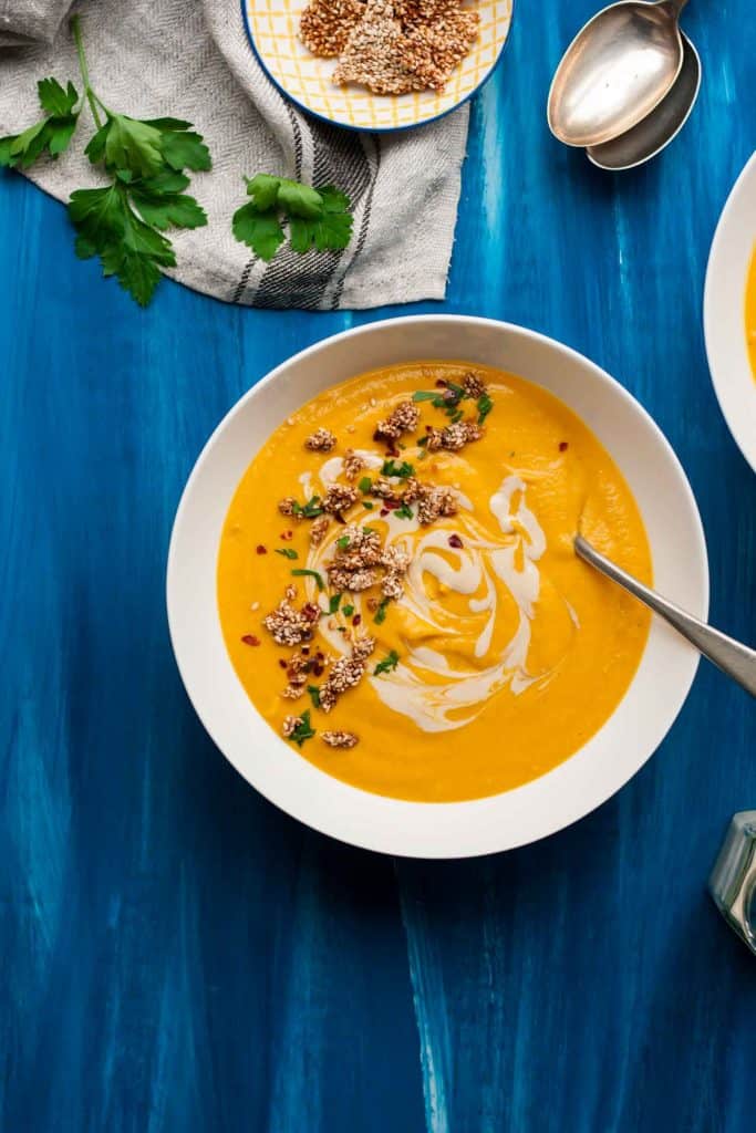 Sweet Potato Tahini Soup - a super simple vegan sweet potato soup, with a tahini swirl and sesame brittle | eatloveeats.com