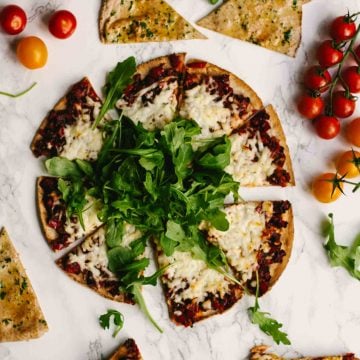 Harissa Halloumi Flatbreads with Red Peppers Recipe | Appetizers | Lunch | Dinner | Vegetarian